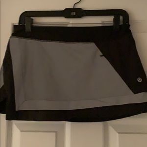 Lululemon size 6 reflective running skort